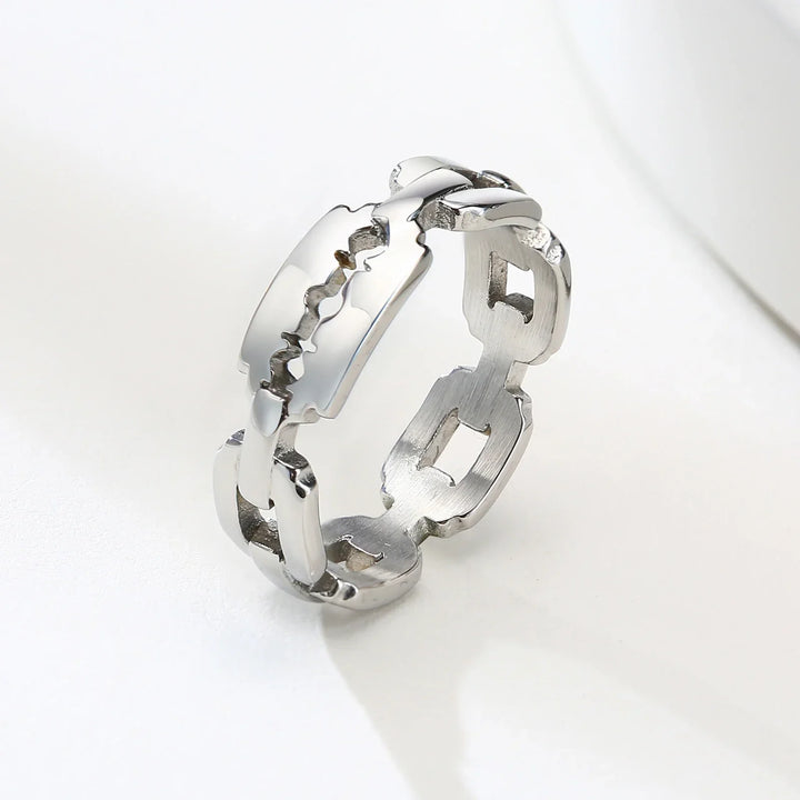 Shelby Razor Ring